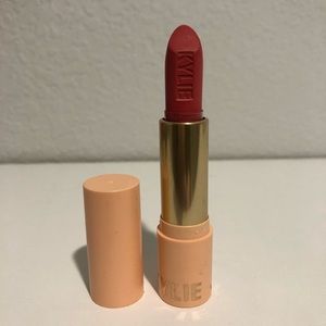 Kylie Cosmetics Lipstick in Paradise Please.
